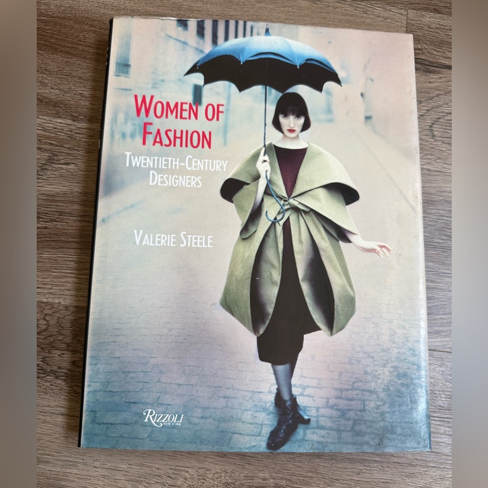 Women of Fashion, Hardcover Book by Valerie Steel. Publisher Rizzoli.
